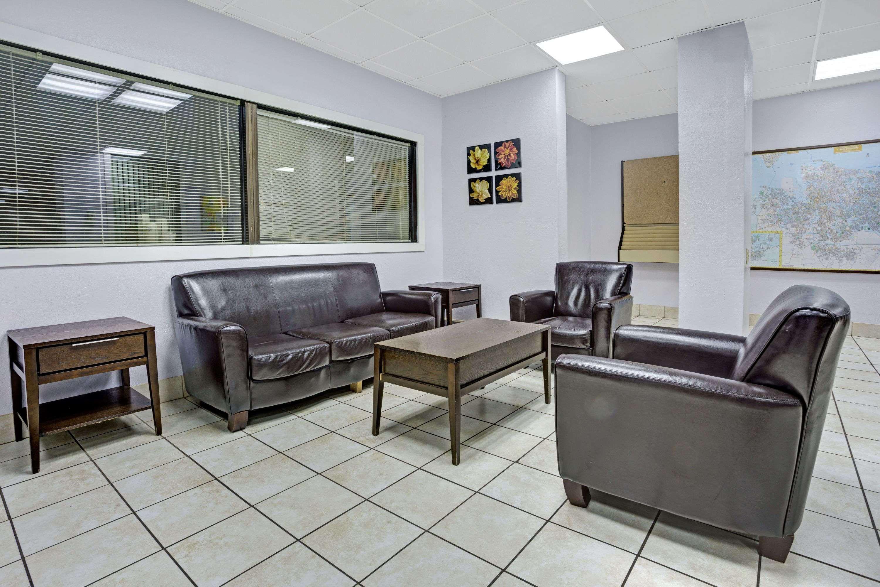 Days Inn By Wyndham Norfolk Military Circle Extérieur photo